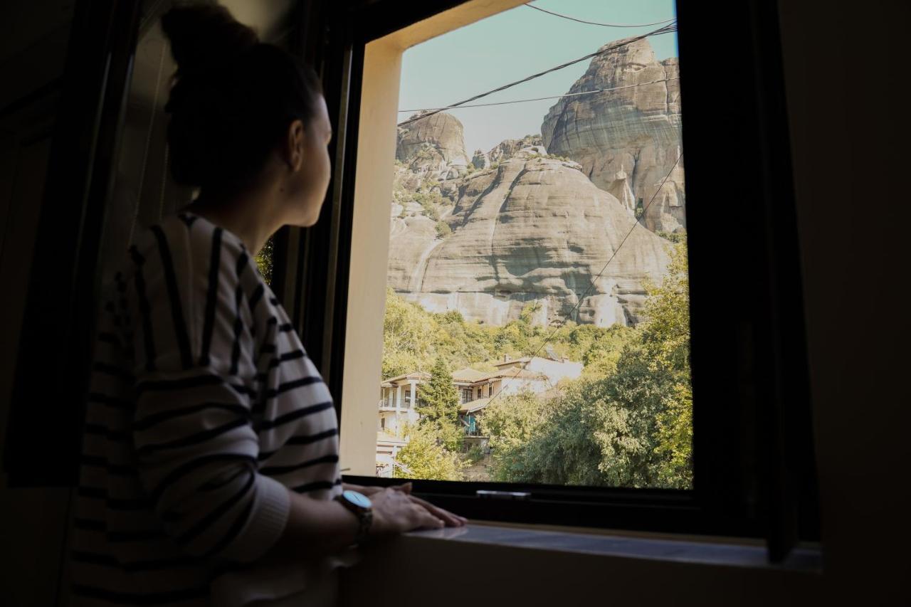 カランバカThe House Under The Rocks Of Meteora 2アパートメント エクステリア 写真