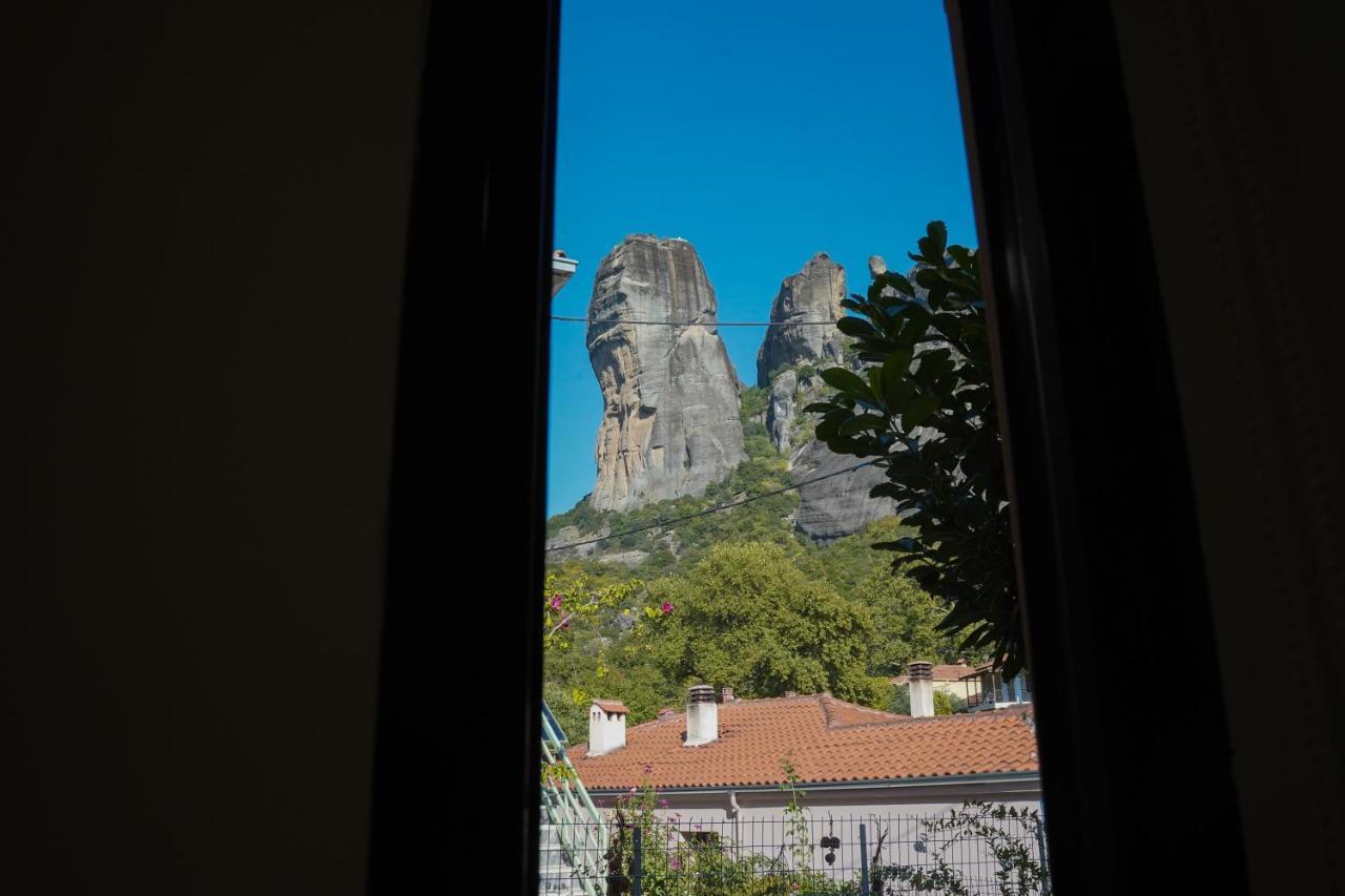 カランバカThe House Under The Rocks Of Meteora 2アパートメント エクステリア 写真