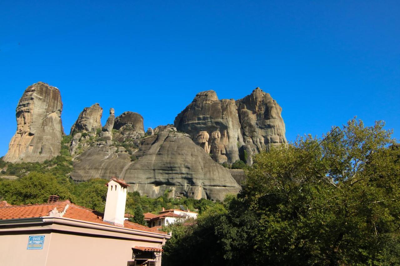 カランバカThe House Under The Rocks Of Meteora 2アパートメント エクステリア 写真